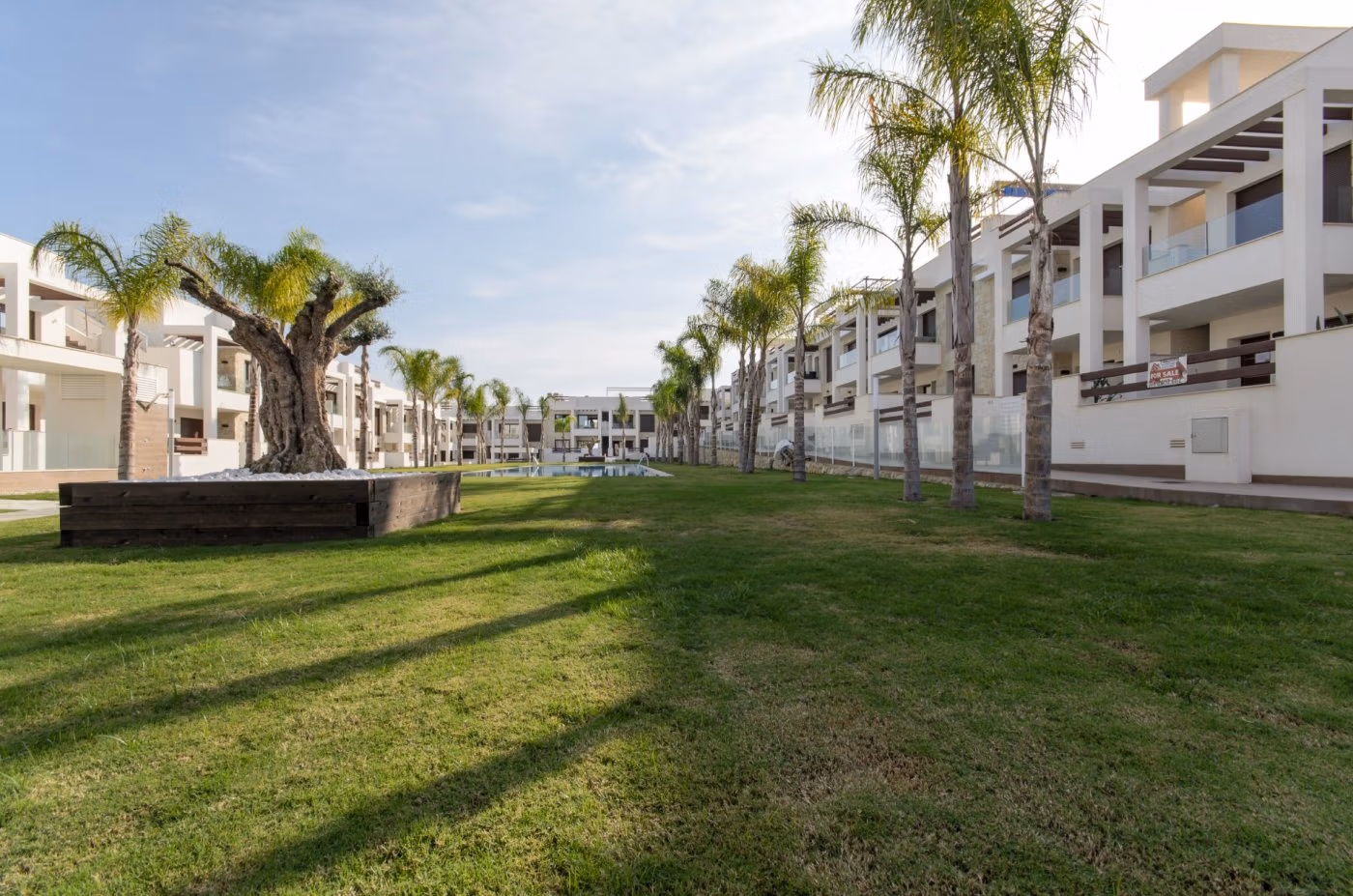 NEW-BUILD-RESIDENTIAL-OF-BUNGALOW-APARTMENTS-IN-LOS-BALCONES-TORREVIEJA-28 Полностью оборудованный пентхаус с 2 спальнями, солярием и видами на солёное озеро в Los Balcones, Torrevieja