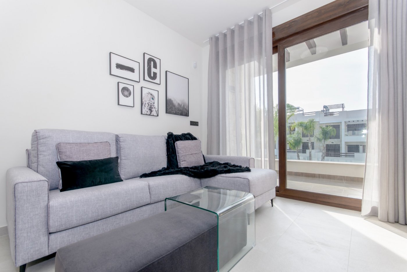 Fully Equipped 2 bedroom Penthouse Apartment with Solarium and Salt Lake Views in Los Balcones, Torrevieja