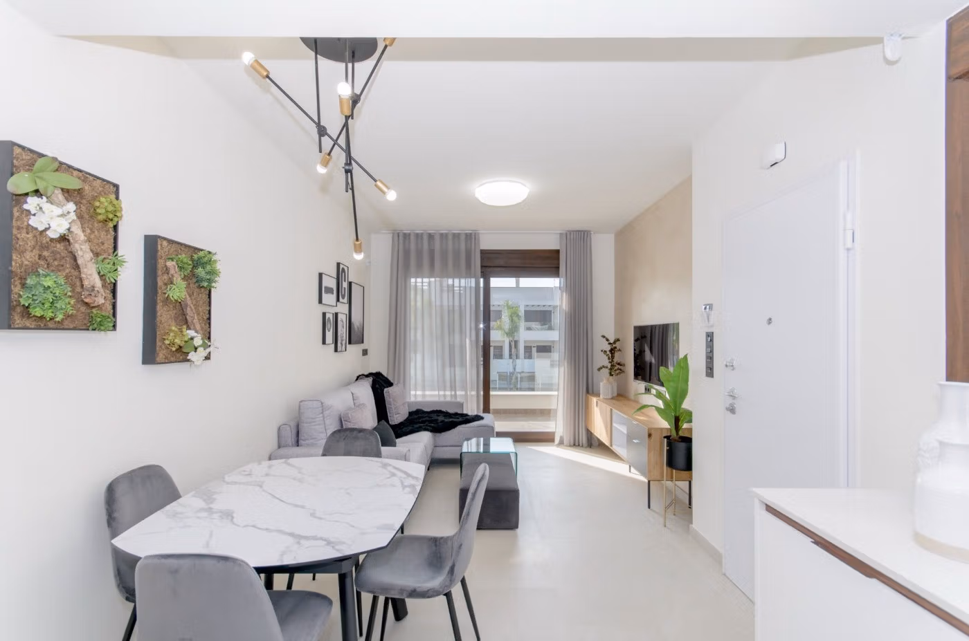 NEW-BUILD-RESIDENTIAL-OF-BUNGALOW-APARTMENTS-IN-LOS-BALCONES-TORREVIEJA-9 Полностью оборудованный пентхаус с 2 спальнями, солярием и видами на солёное озеро в Los Balcones, Torrevieja