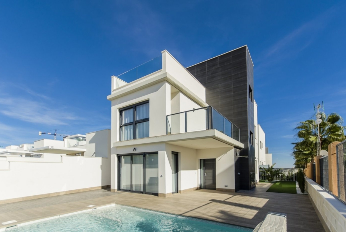 NEW BUILD RESIDENTIAL OF VILLAS IN SAN MIGUEL DE SALINAS in Cerro Del Sol