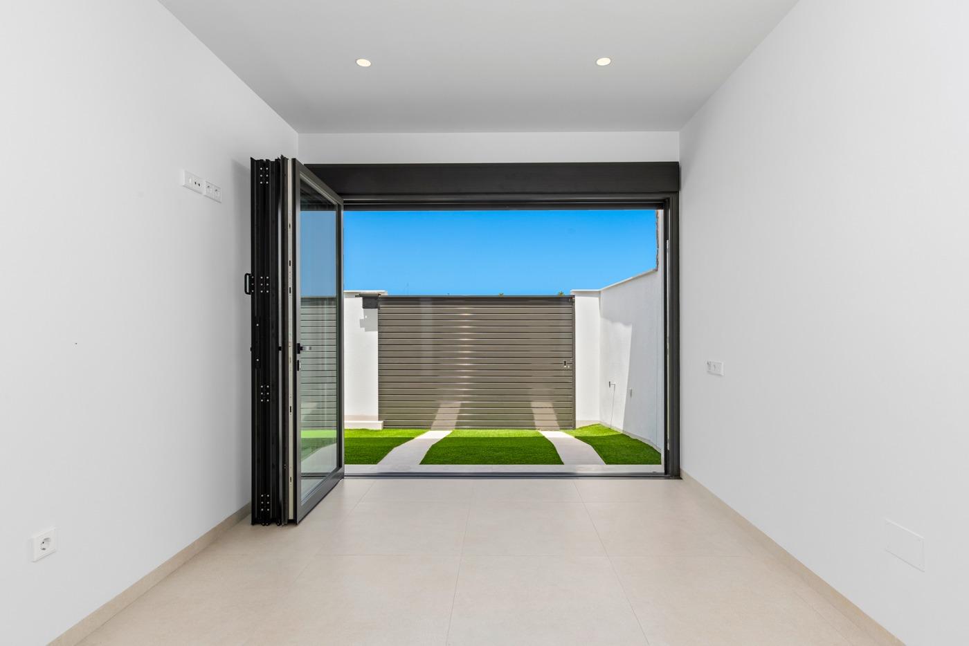 Modern New Build Townhouse with Private Pool for Sale near Serena Golf in Los Alcázares