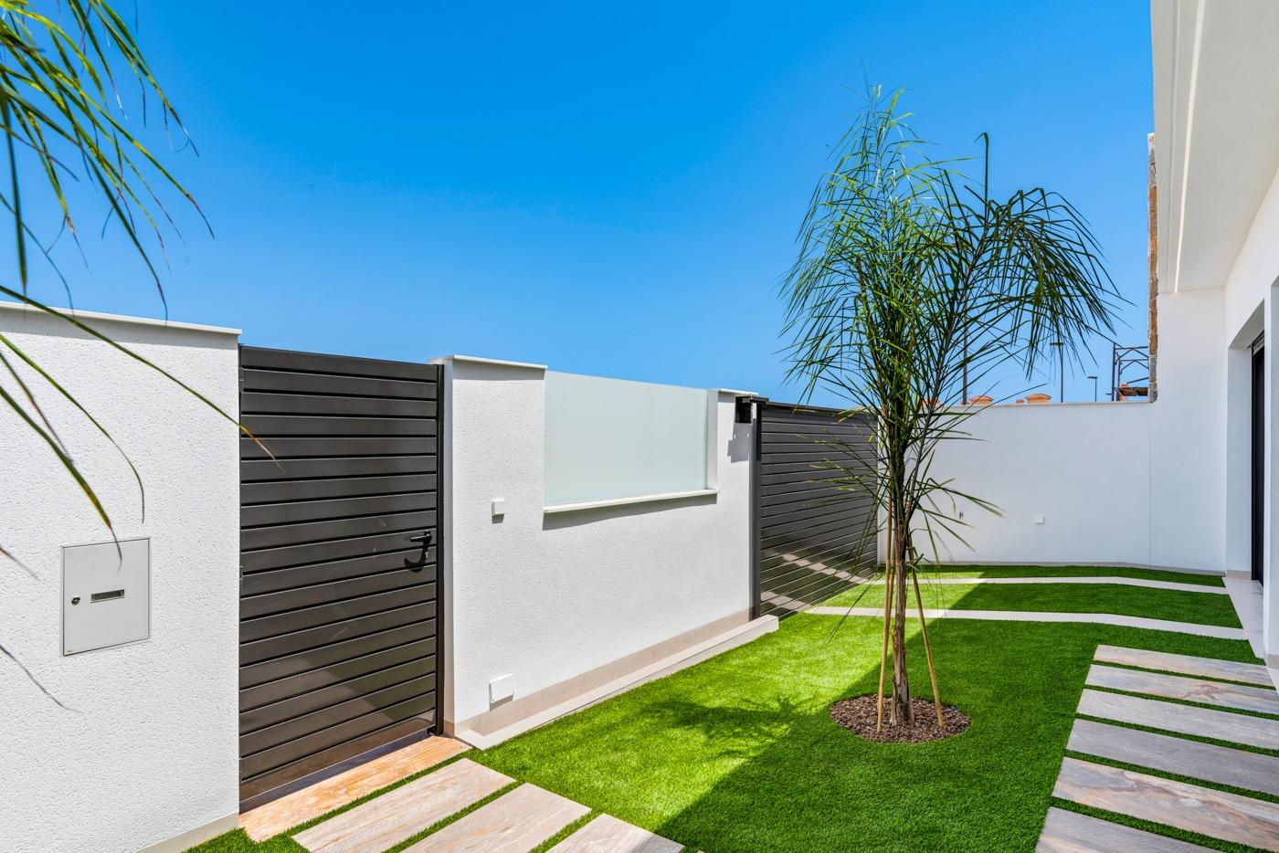 Modern New Build Townhouse with Private Pool for Sale near Serena Golf in Los Alcázares