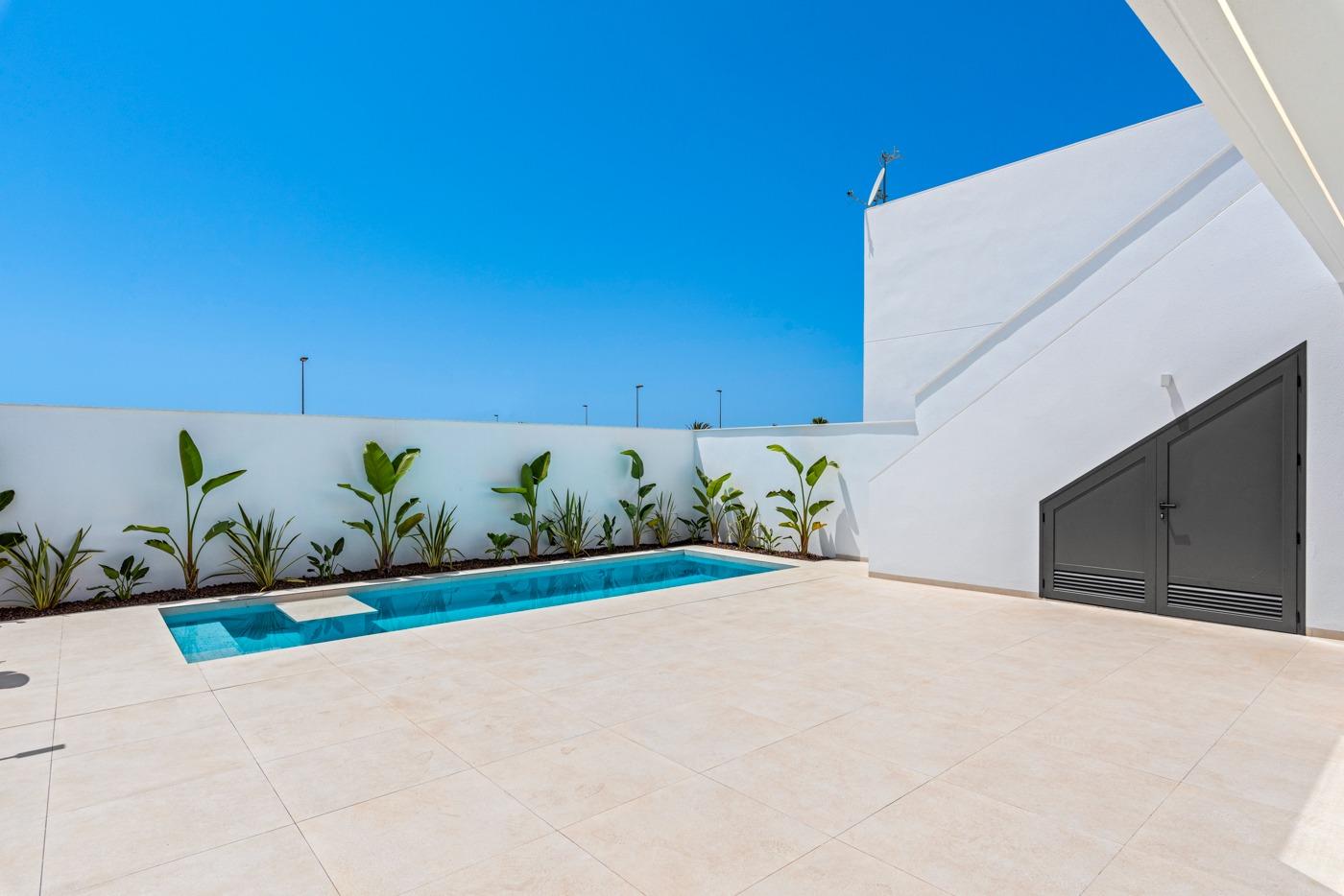 Modern New Build Townhouse with Private Pool for Sale near Serena Golf in Los Alcázares