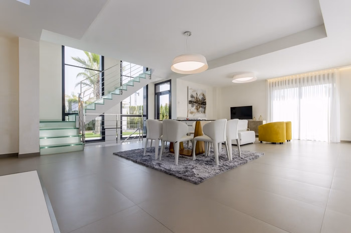 Elegante villa de obra nueva con piscina privada en venta a 250 m de la playa en Campoamor