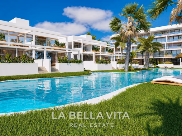 Charmante nieuwbouwbungalow op de begane grond met 3 slaapkamers en tuin te koop in Mar de Cristal