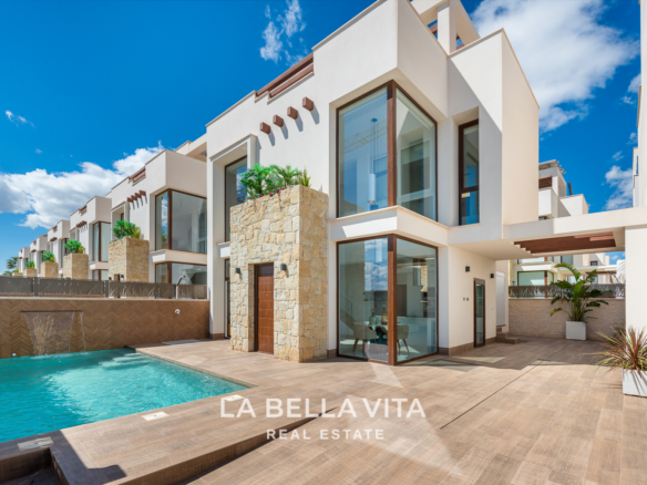 Design Villa with Private Pool and Solarium for Sale in Ciudad Quesada