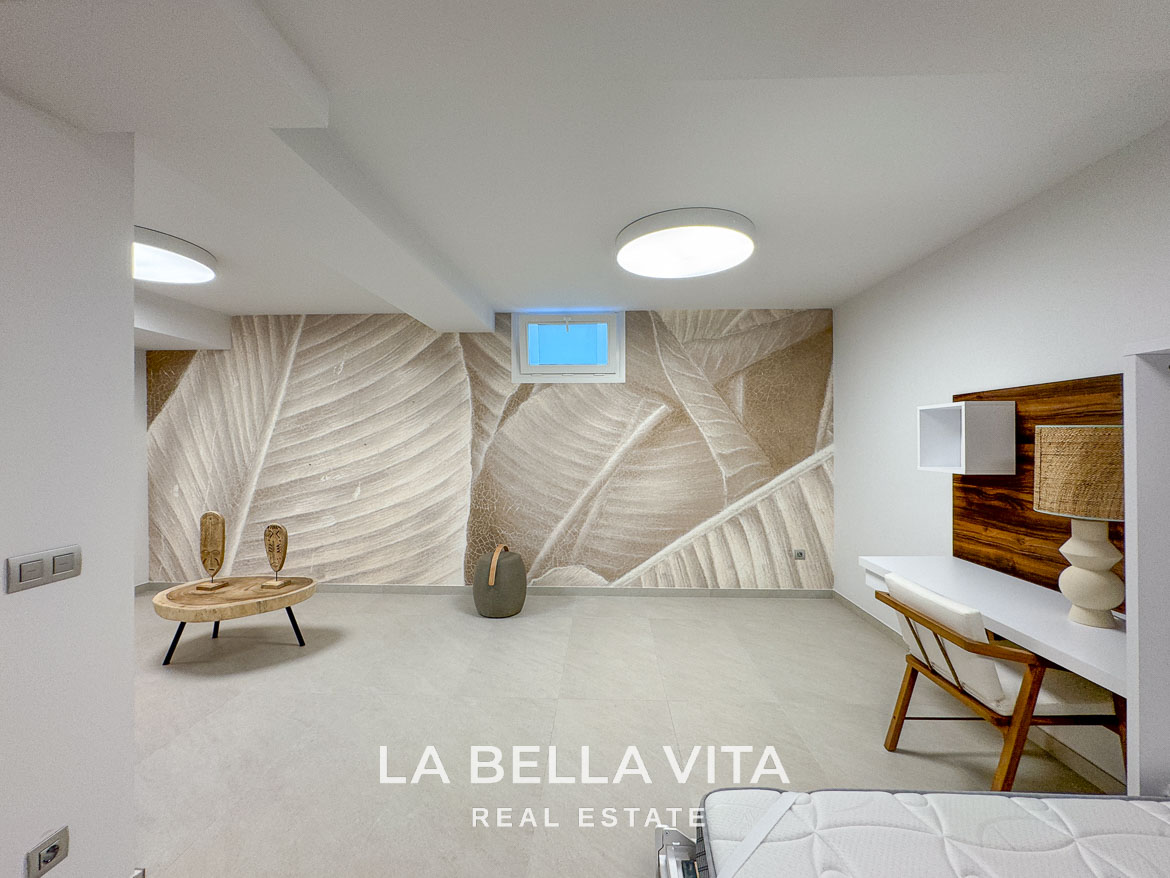 Design Villa with Private Pool and Solarium for Sale in Ciudad Quesada