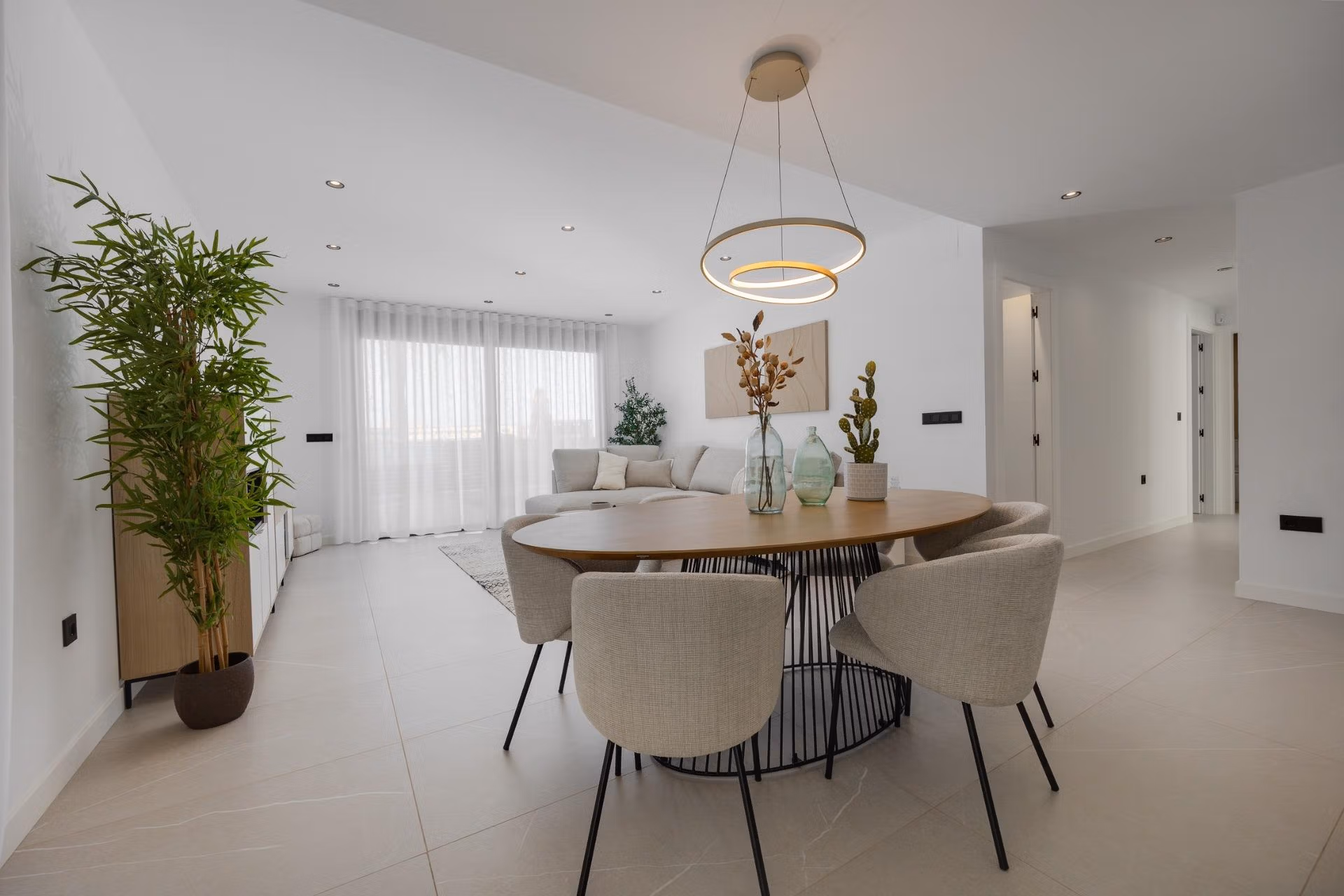 Nieuwbouwvilla met 3 slaapkamers, privézwembad, dakterras en garage te koop in Torrevieja