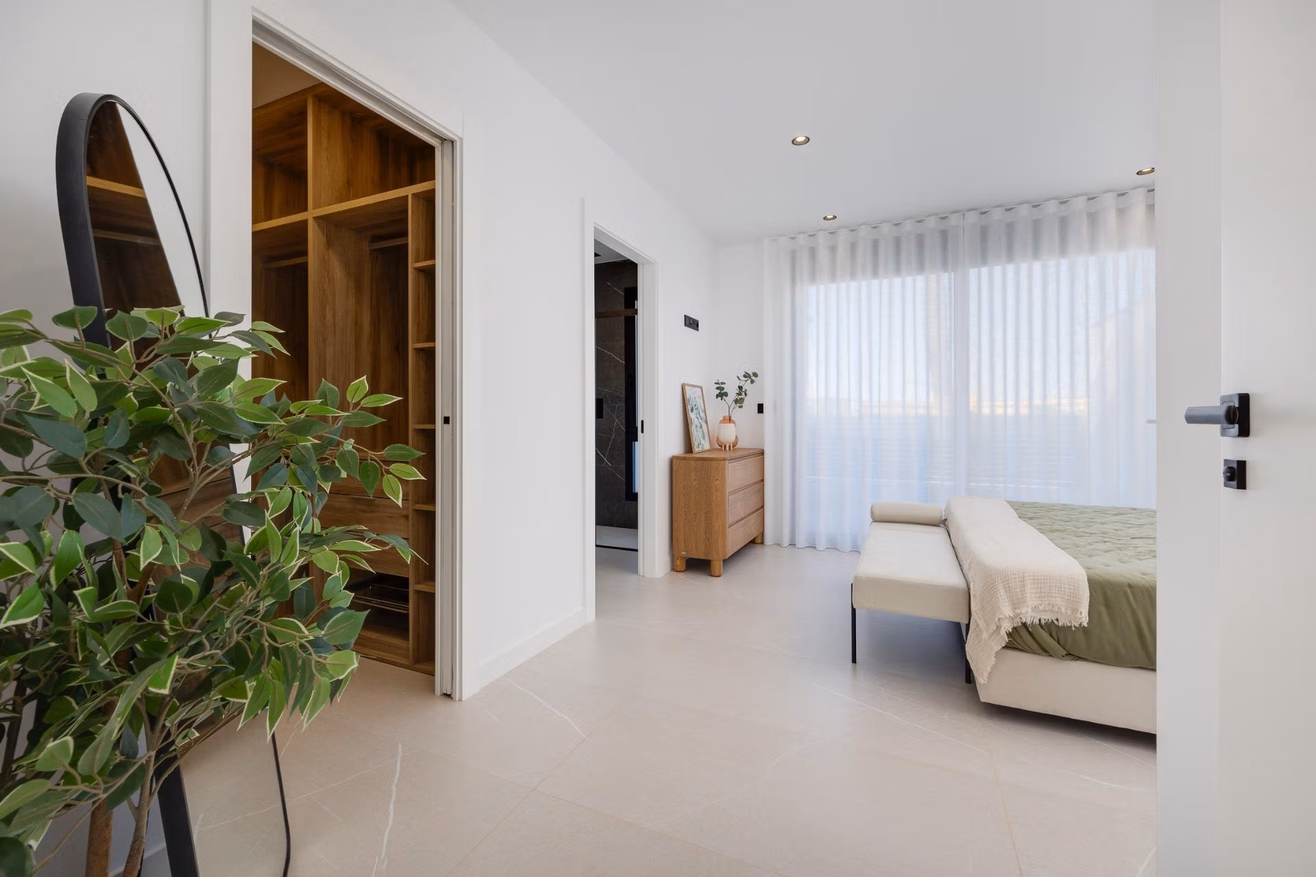 Nieuwbouwvilla met 3 slaapkamers, privézwembad, dakterras en garage te koop in Torrevieja