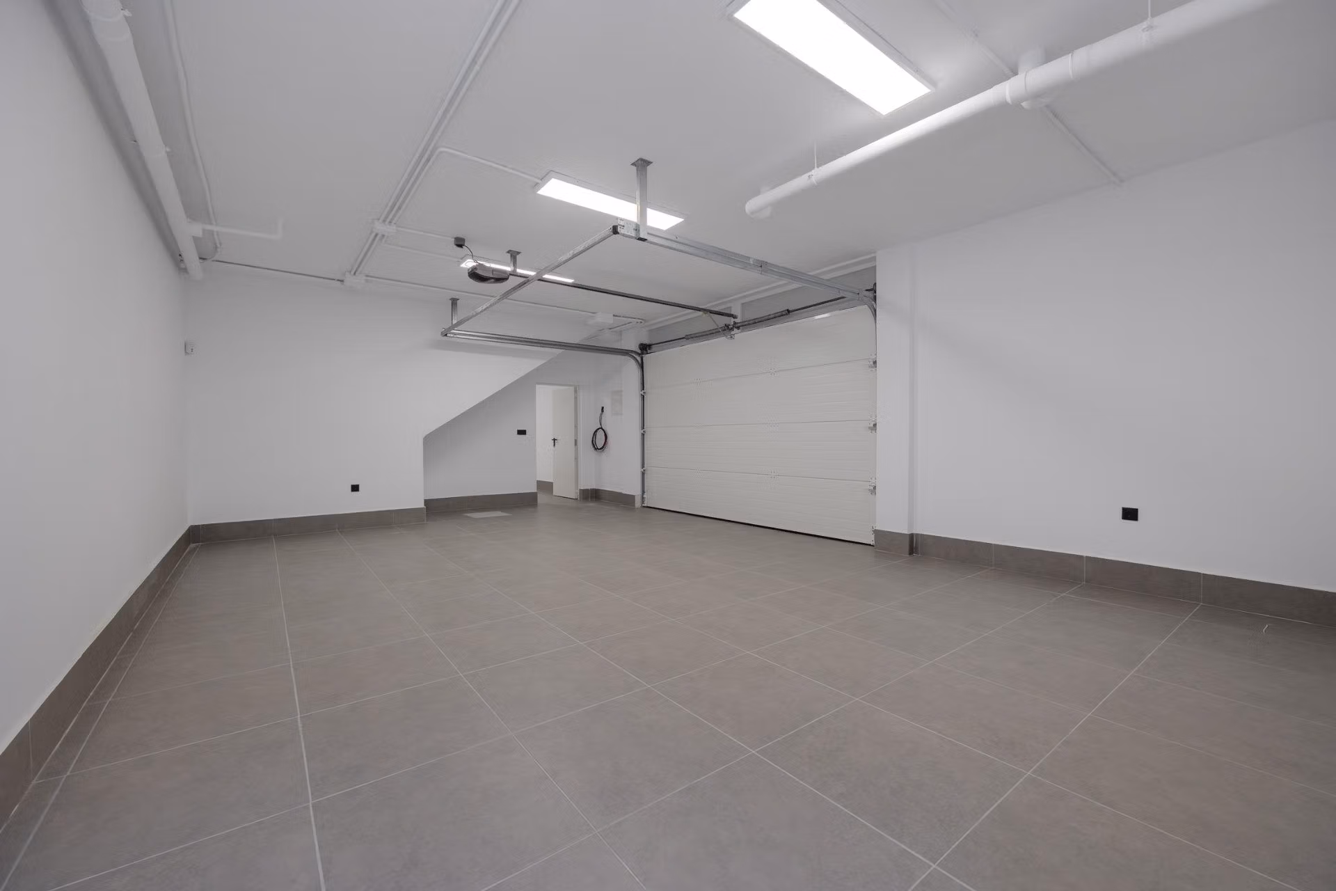 Nieuwbouwvilla met 3 slaapkamers, privézwembad, dakterras en garage te koop in Torrevieja
