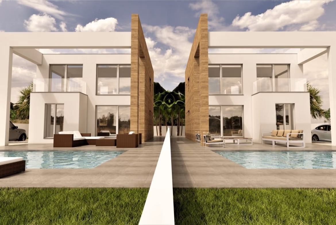 Modern 4-bedroom villa with sleek private pools and spacious terraces in sunlit Torreblanca, Torrevieja.