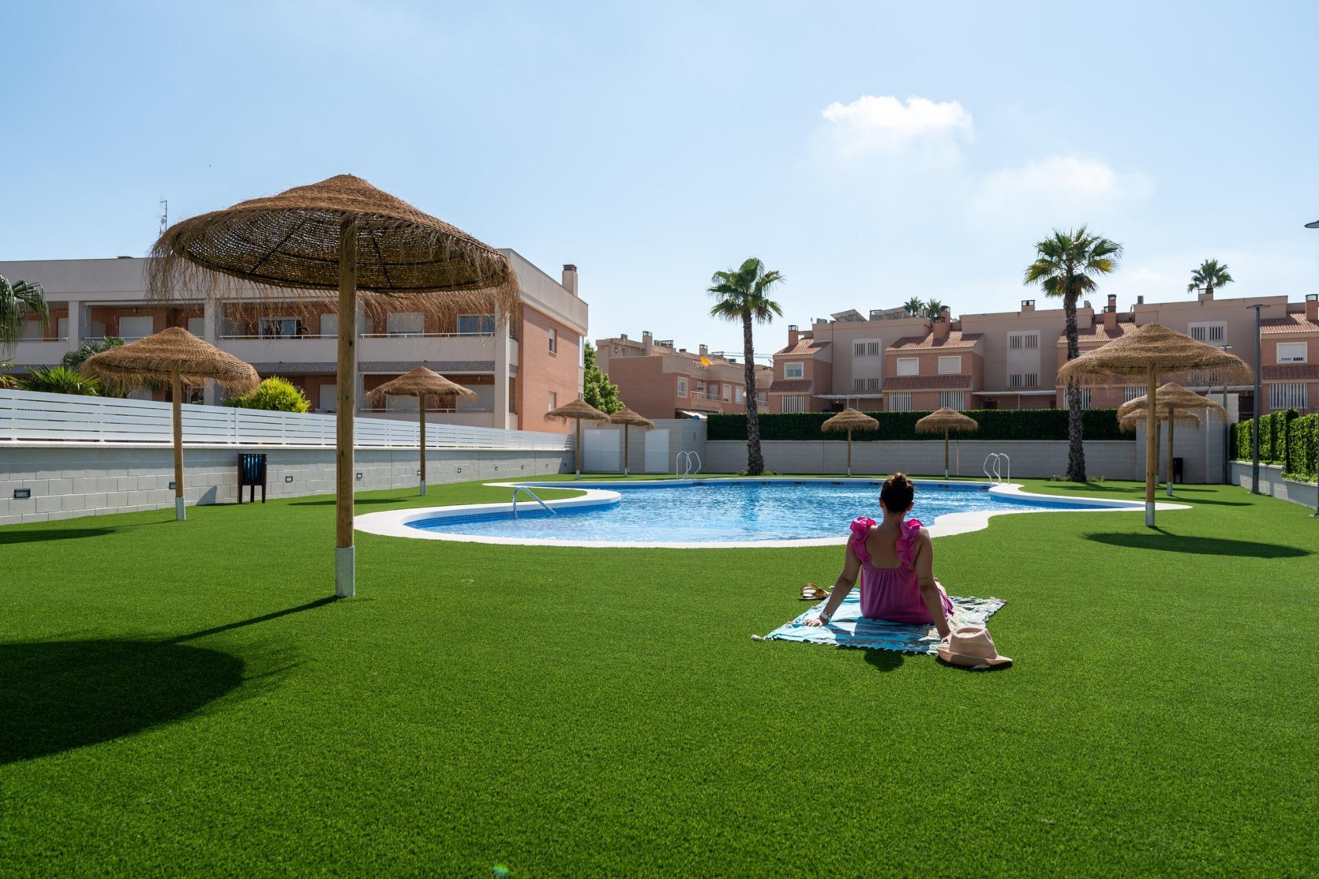 Modern New Build 3 Bedroom Townhouse with Private Garden for Sale in Gran Alacant