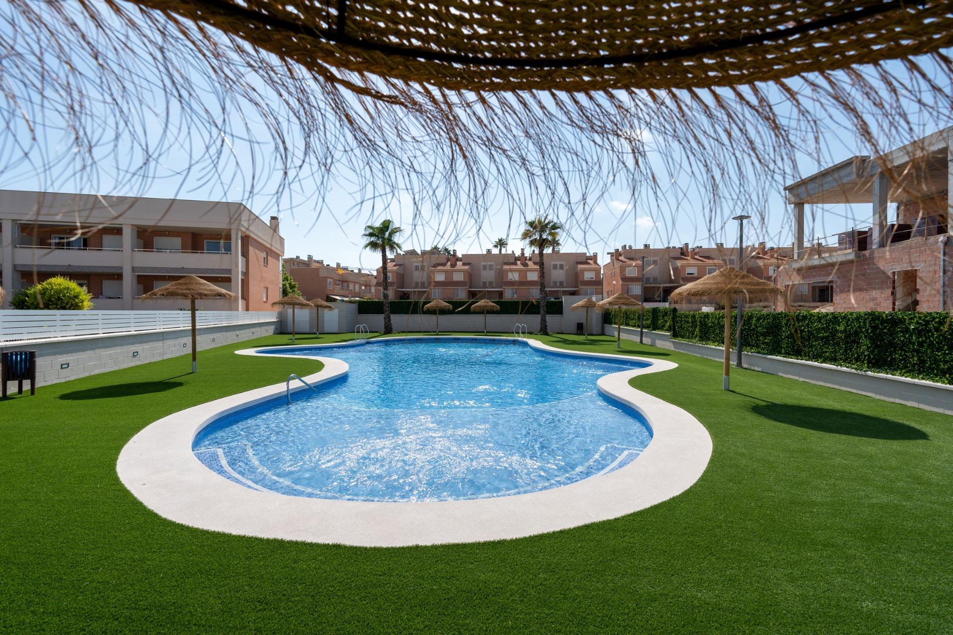 Modern New Build 3 Bedroom Townhouse with Private Garden for Sale in Gran Alacant
