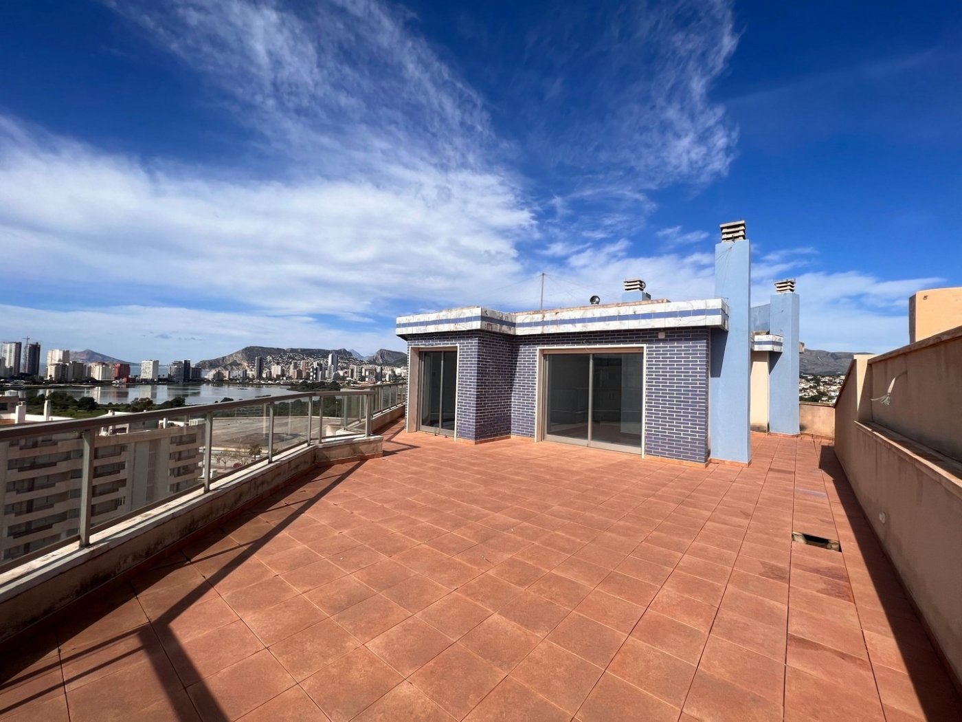 Luxury 3 Bedroom Penthouse with Sea Views and 161 m² Solarium for Sale in Calpe
