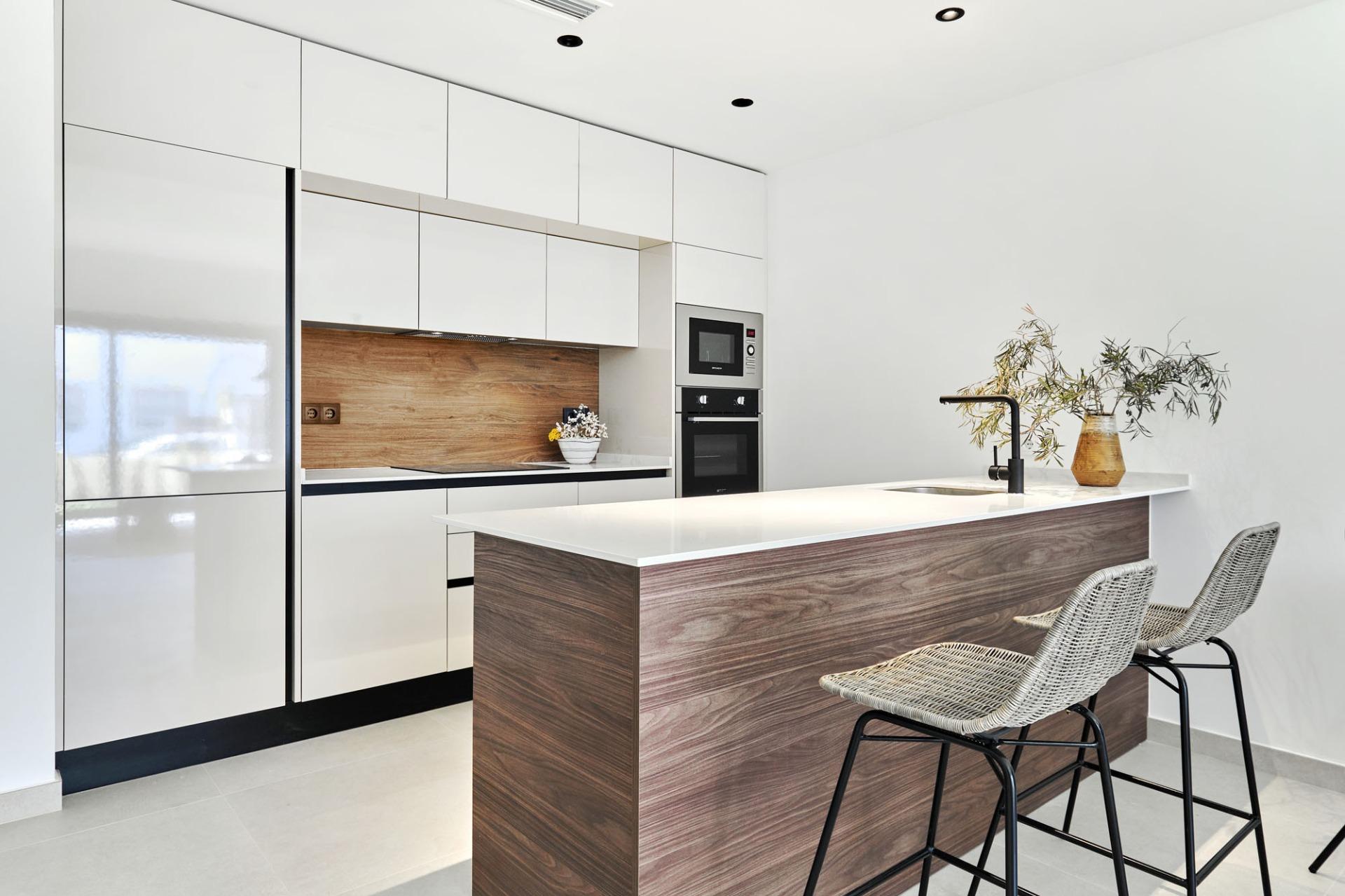 Modern New Build 2 Bedroom Ground Floor Apartment with Garden for Sale in Torrevieja – Just 250m from the Sea