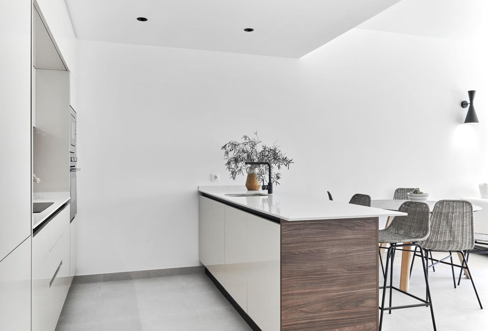 Modern New Build 2 Bedroom Ground Floor Apartment with Garden for Sale in Torrevieja – Just 250m from the Sea