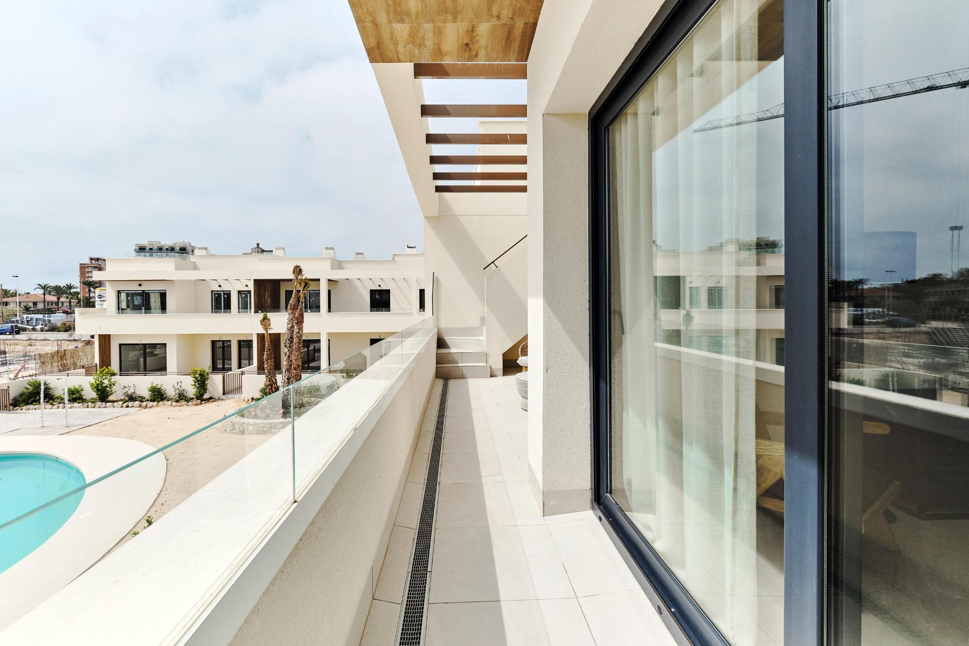 Modern New Build 2 Bedroom Top Floor Apartment for Sale in Torrevieja – Just 250m from the Sea