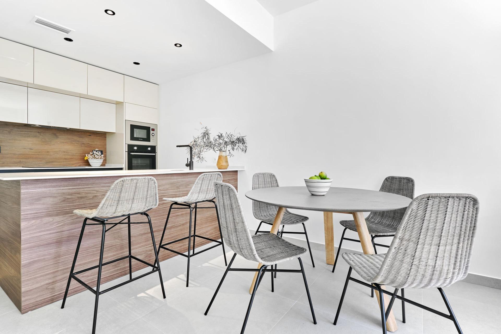 Modern New Build 2 Bedroom Ground Floor Apartment with Garden for Sale in Torrevieja – Just 250m from the Sea