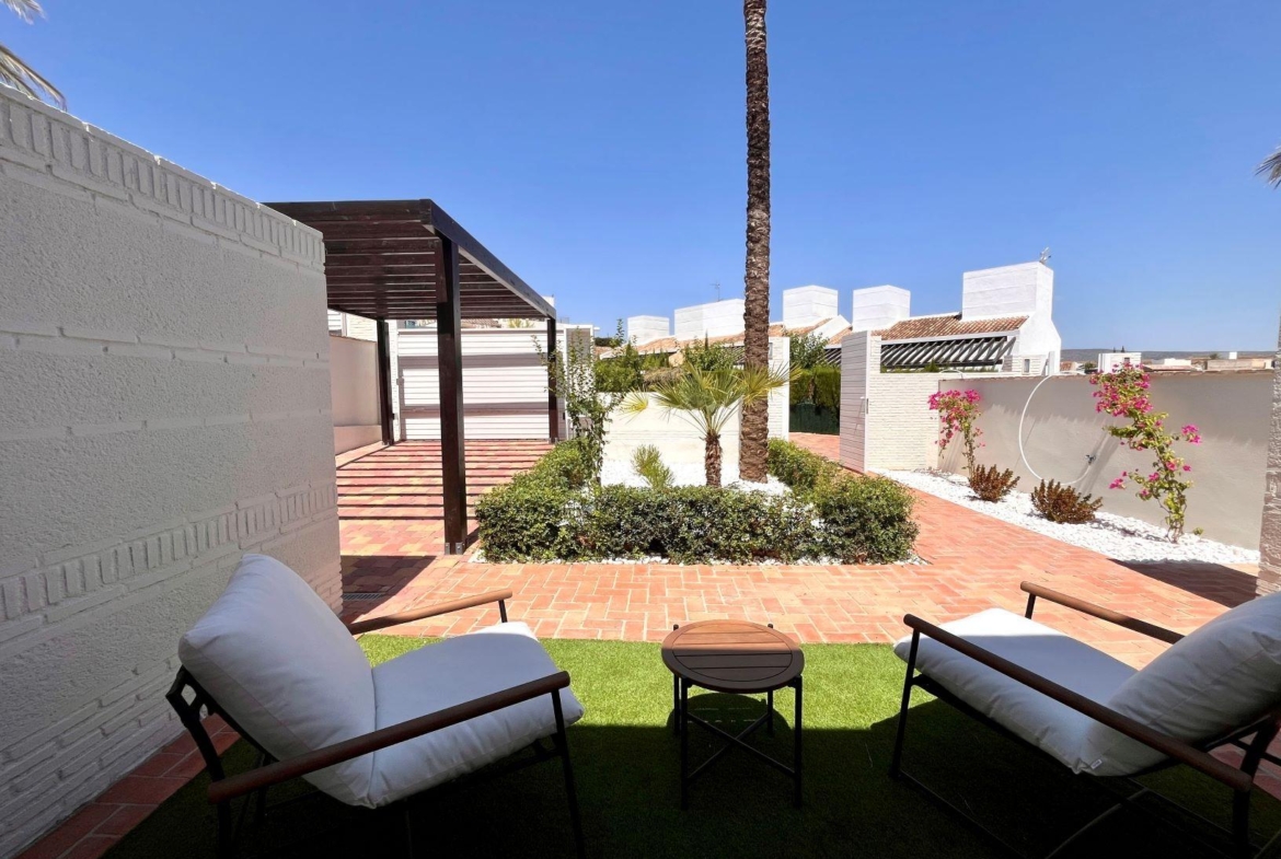 Elegant-One-Level-Townhouses-with-Private-Pool-in-Peraleja-Golf-Resort-–-Costa-Calida-15