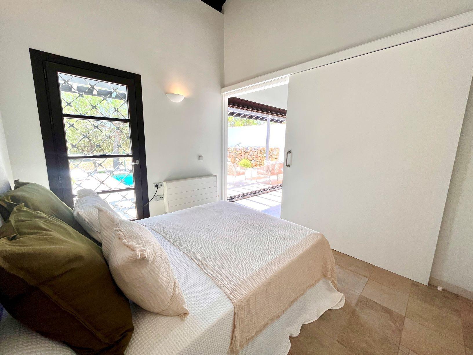 Elegant-One-Level-Townhouses-with-Private-Pool-in-Peraleja-Golf-Resort-–-Costa-Calida-18 Elegant Single-Storey Townhouse with Private Pool and Fireplace for Sale at Peraleja Golf Resort, Sucina