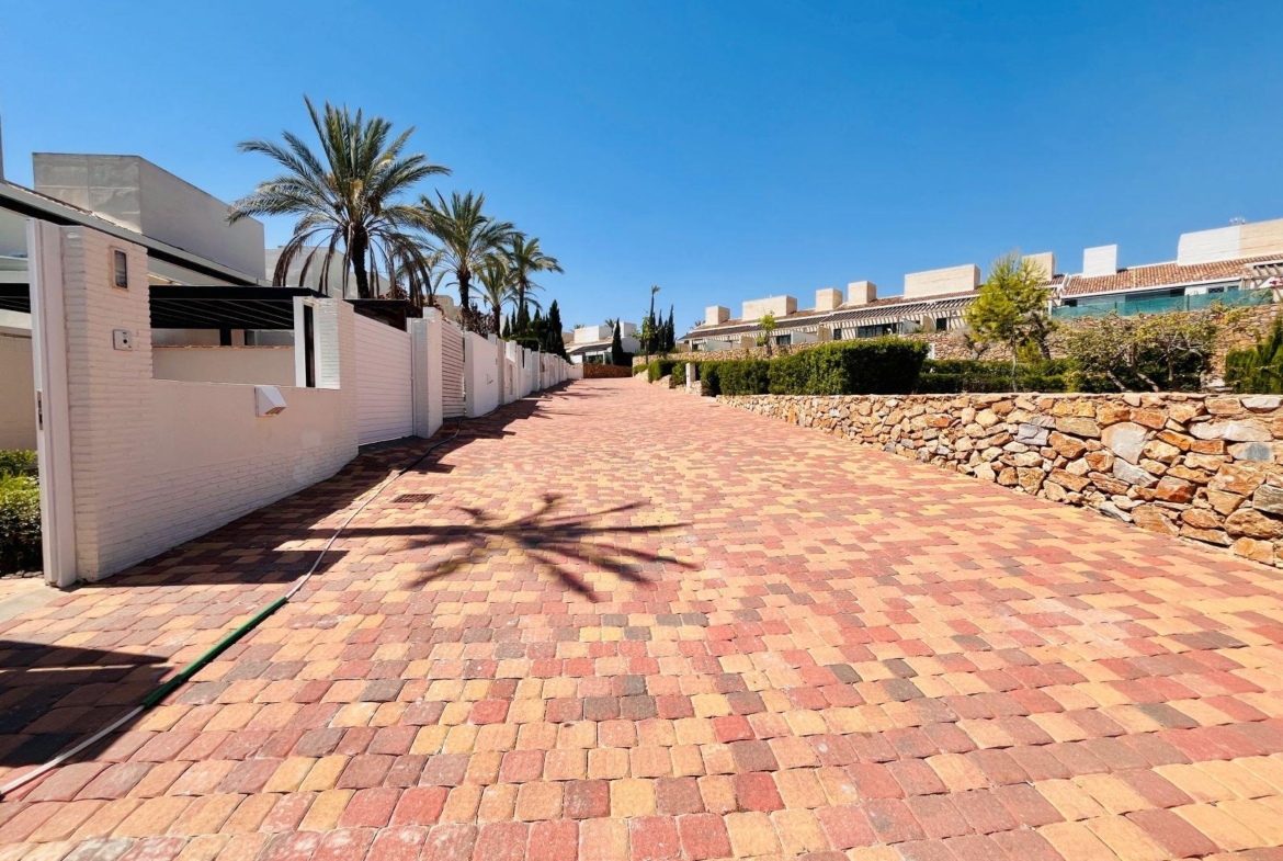 Elegant-One-Level-Townhouses-with-Private-Pool-in-Peraleja-Golf-Resort-–-Costa-Calida-2