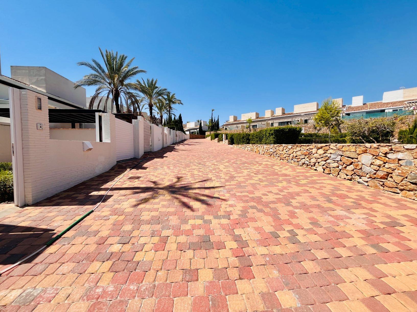 Elegant-One-Level-Townhouses-with-Private-Pool-in-Peraleja-Golf-Resort-–-Costa-Calida-2 Elegant Single-Storey Townhouse with Private Pool and Fireplace for Sale at Peraleja Golf Resort, Sucina