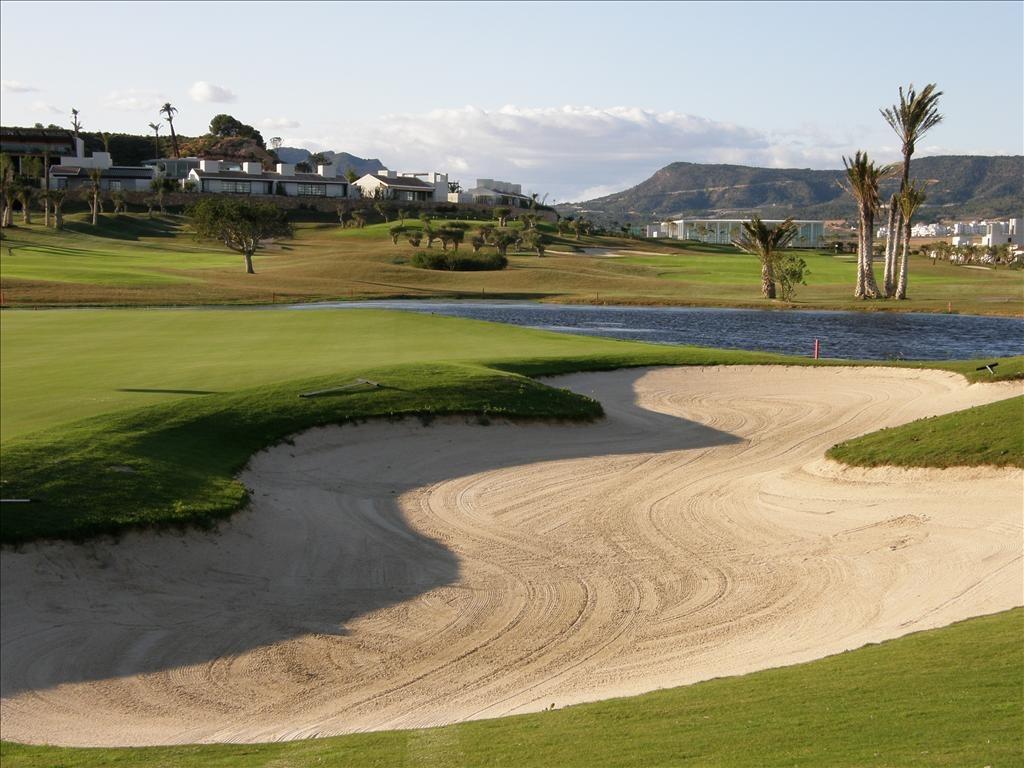Elegant-One-Level-Townhouses-with-Private-Pool-in-Peraleja-Golf-Resort-–-Costa-Calida-29