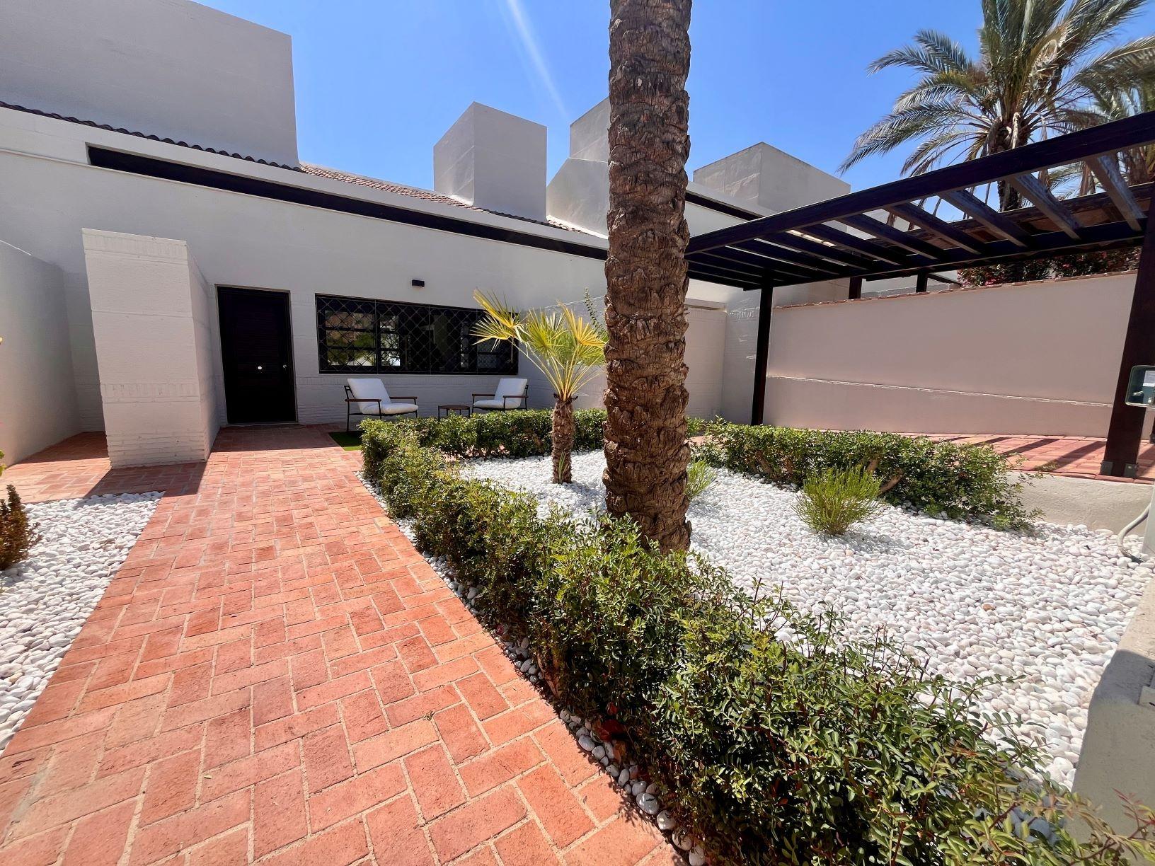 Elegant-One-Level-Townhouses-with-Private-Pool-in-Peraleja-Golf-Resort-–-Costa-Calida-3 Elegant Single-Storey Townhouse with Private Pool and Fireplace for Sale at Peraleja Golf Resort, Sucina
