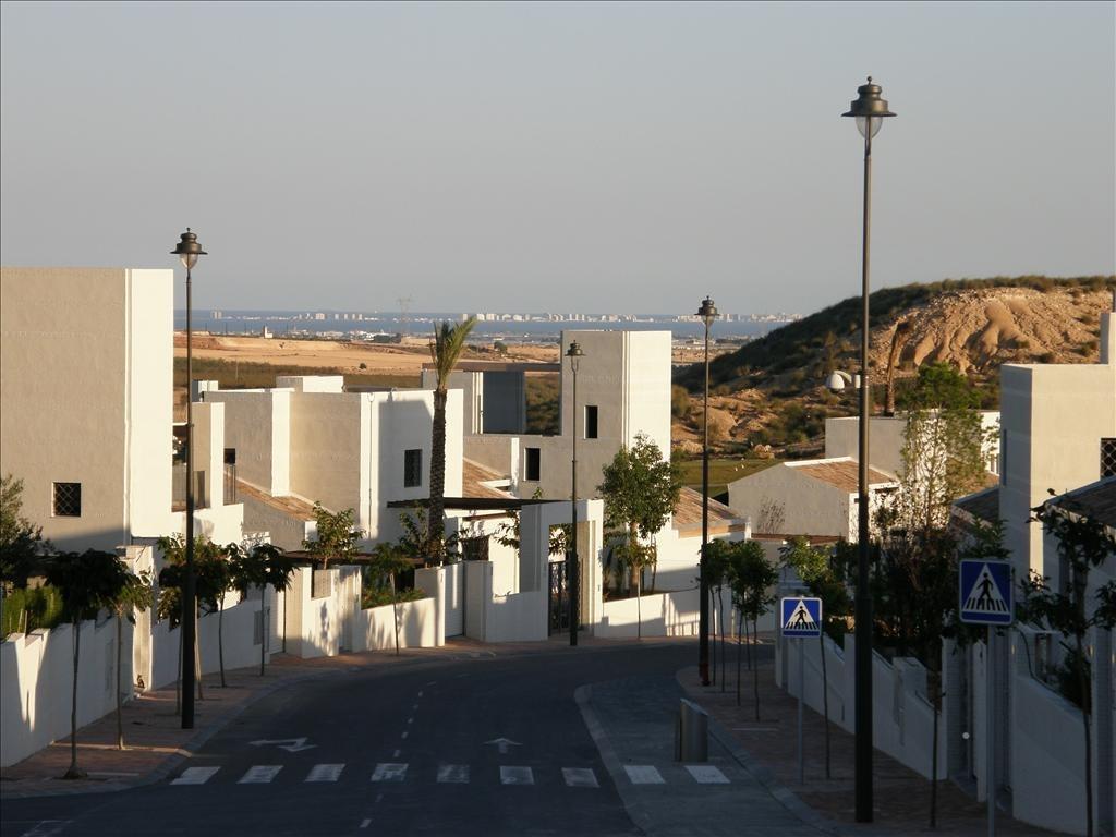 Elegant-One-Level-Townhouses-with-Private-Pool-in-Peraleja-Golf-Resort-–-Costa-Calida-30