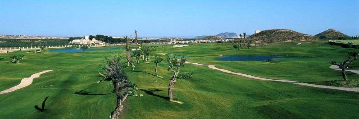 Elegant-detached-villas-with-private-pool-at-Peraleja-Golf-Resort-Costa-Calida-6