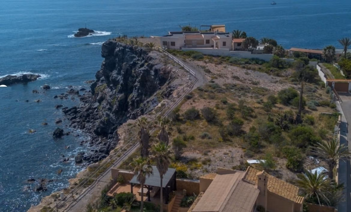 Stunning frontline new build 3-bedroom villa with spacious rooftop solarium overlooking panoramic sea views in Cabo de Palos.