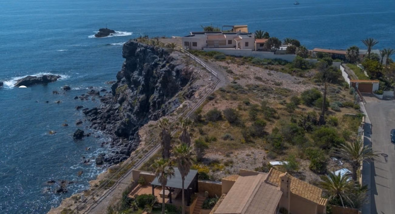 Stunning frontline new build 3-bedroom villa with spacious rooftop solarium overlooking panoramic sea views in Cabo de Palos.