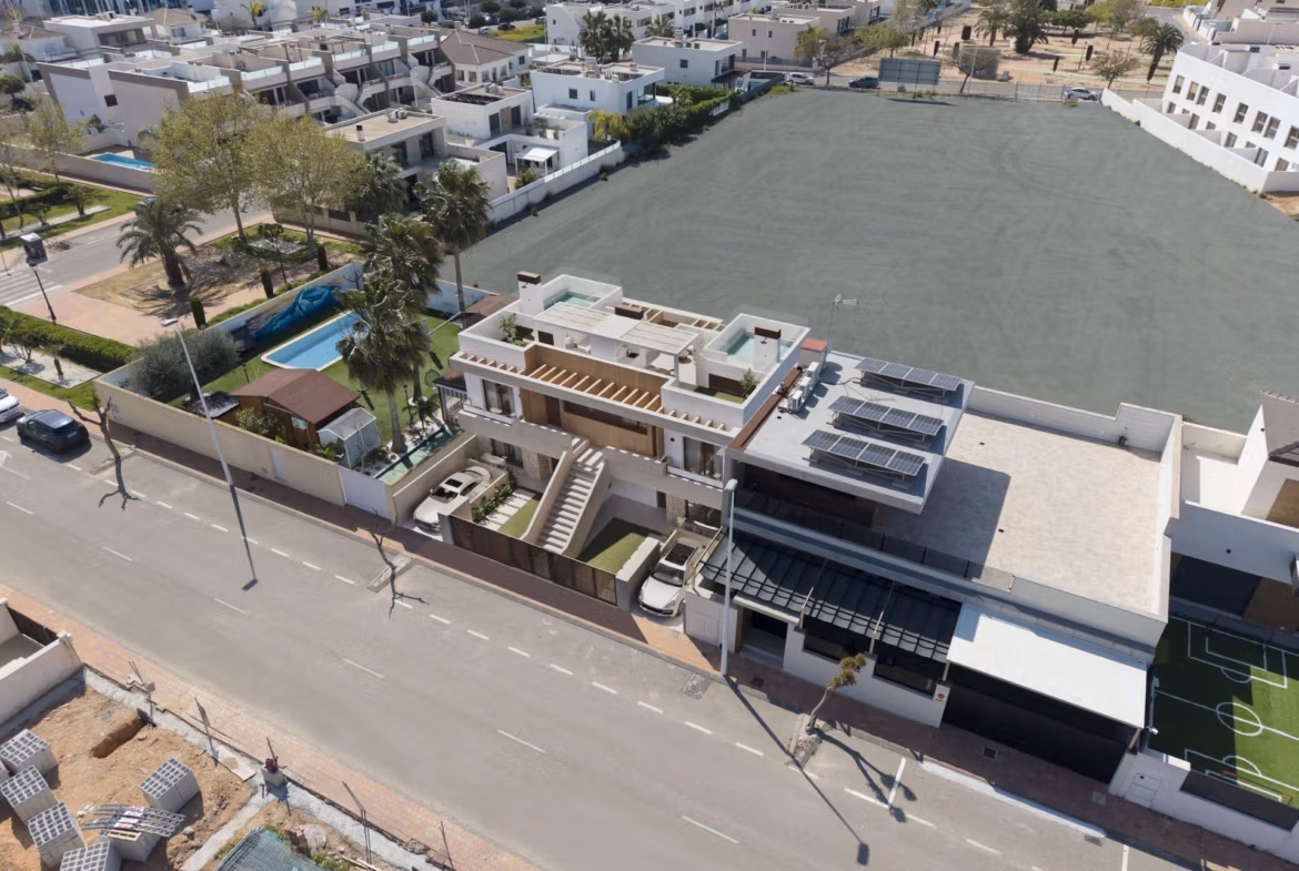 Modern exclusive new build bungalow with private pool and rooftop terrace in sunny San Pedro del Pinatar exterior view