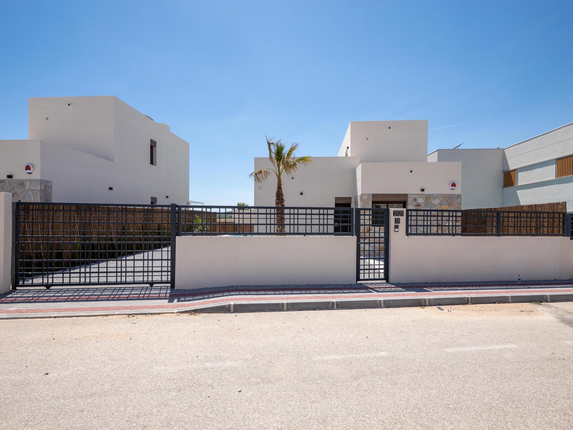 Sophisticated Key Ready 3 Bedroom Villa with Private Pool for Sale in Algorfa, La Finca Golf