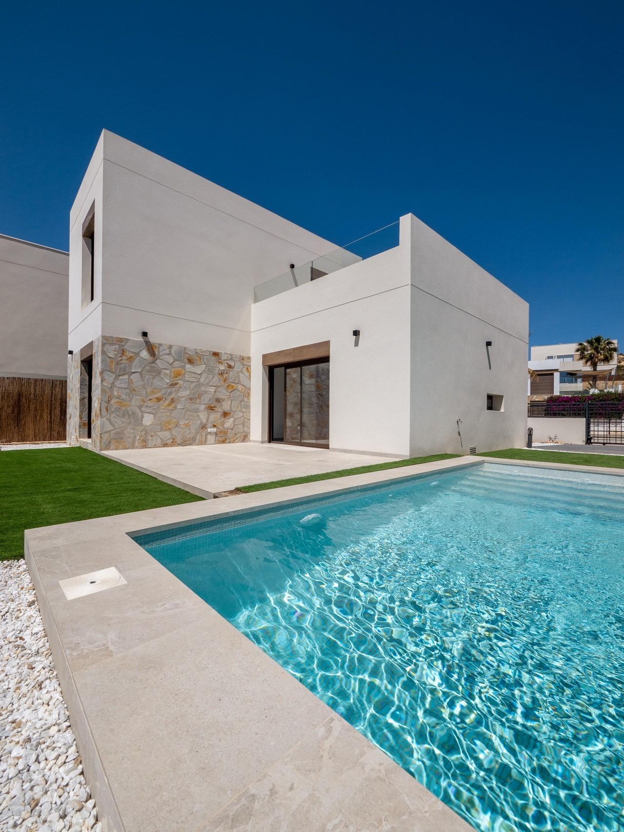 Sophisticated Key Ready 3 Bedroom Villa with Private Pool for Sale in Algorfa, La Finca Golf