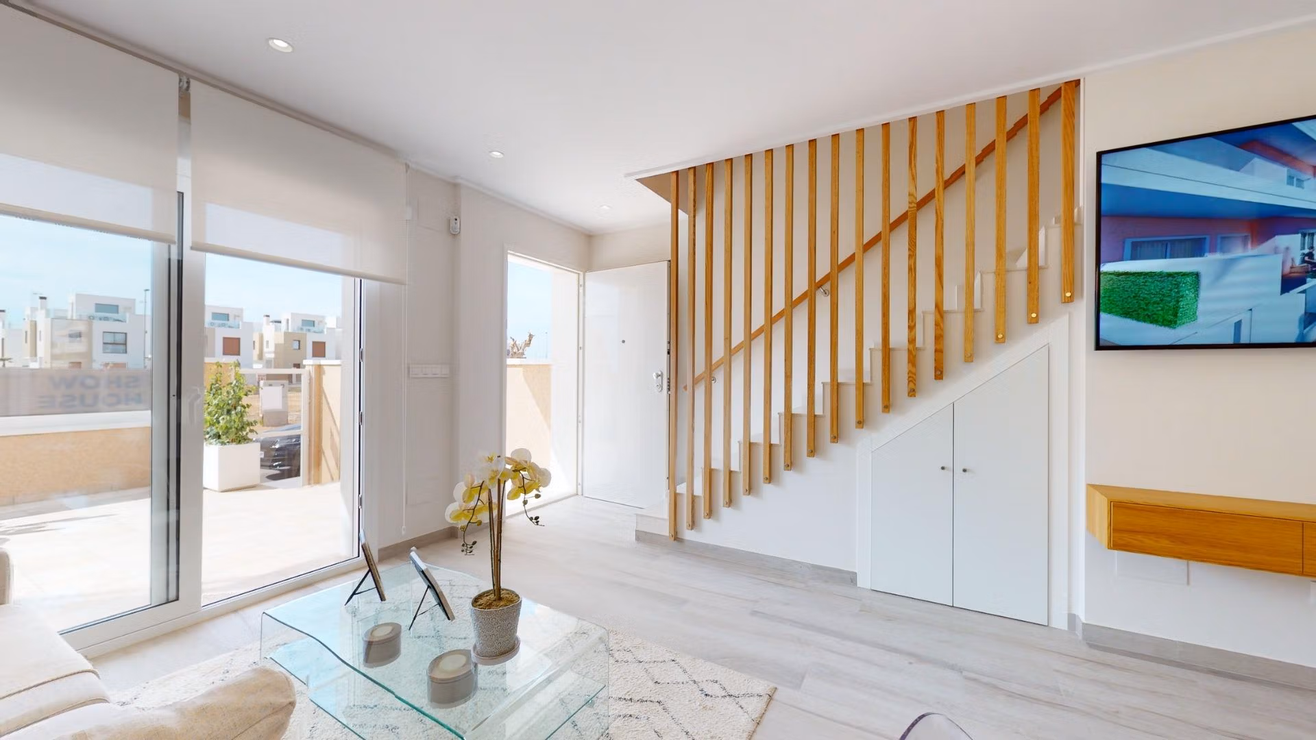 Amplia villa pareada de obra nueva con 3 dormitorios y solárium en venta en Pilar de la Horadada
