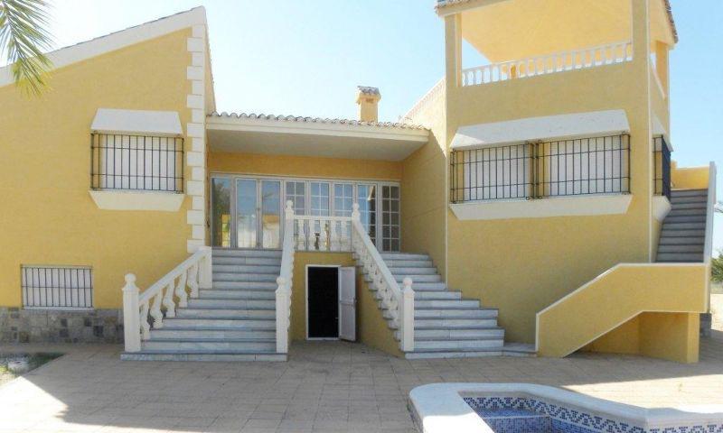 LUXURY-VILLA-WITH-PRIVATE-PIER-5