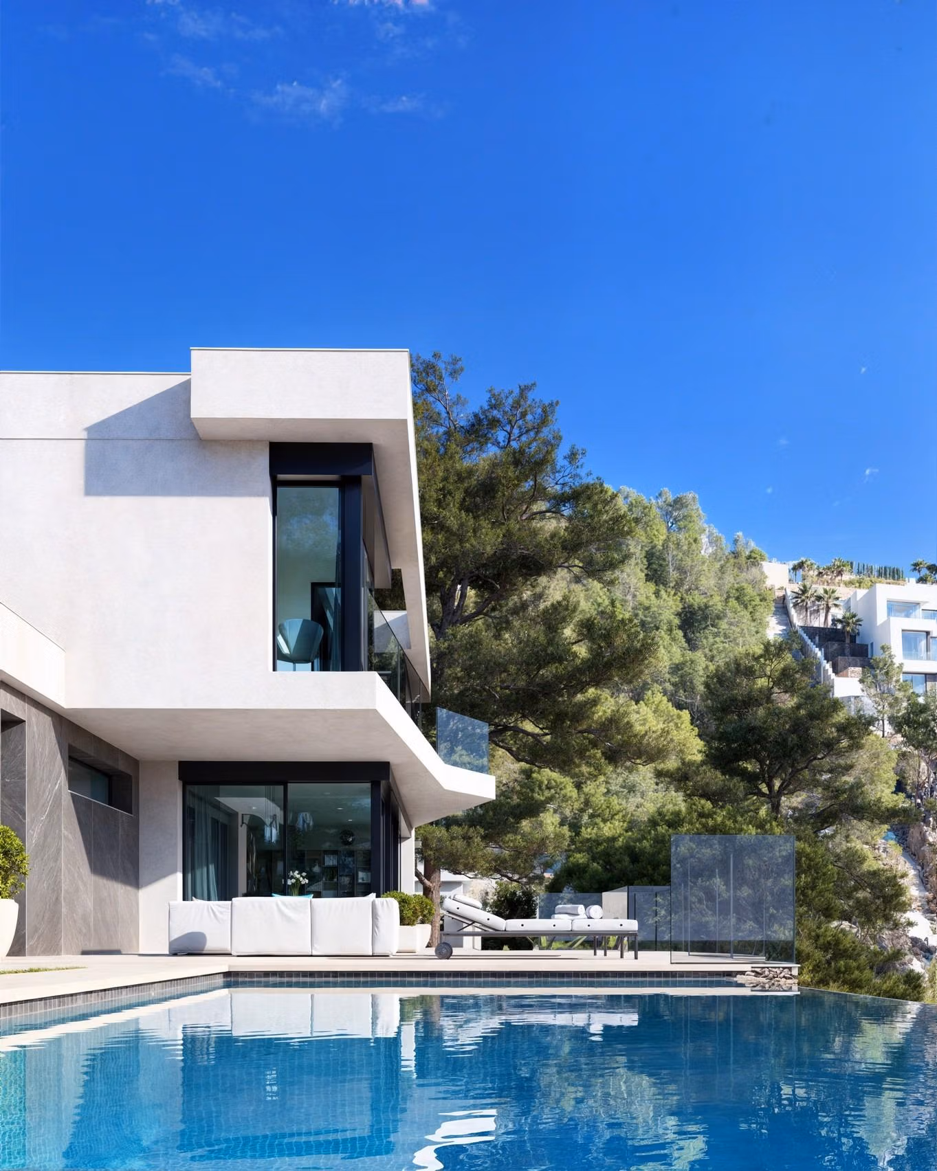 Modern luxury 4-bedroom villa in Benissa Costa with sleek infinity pool, spacious terrace, and breathtaking panoramic sea views.