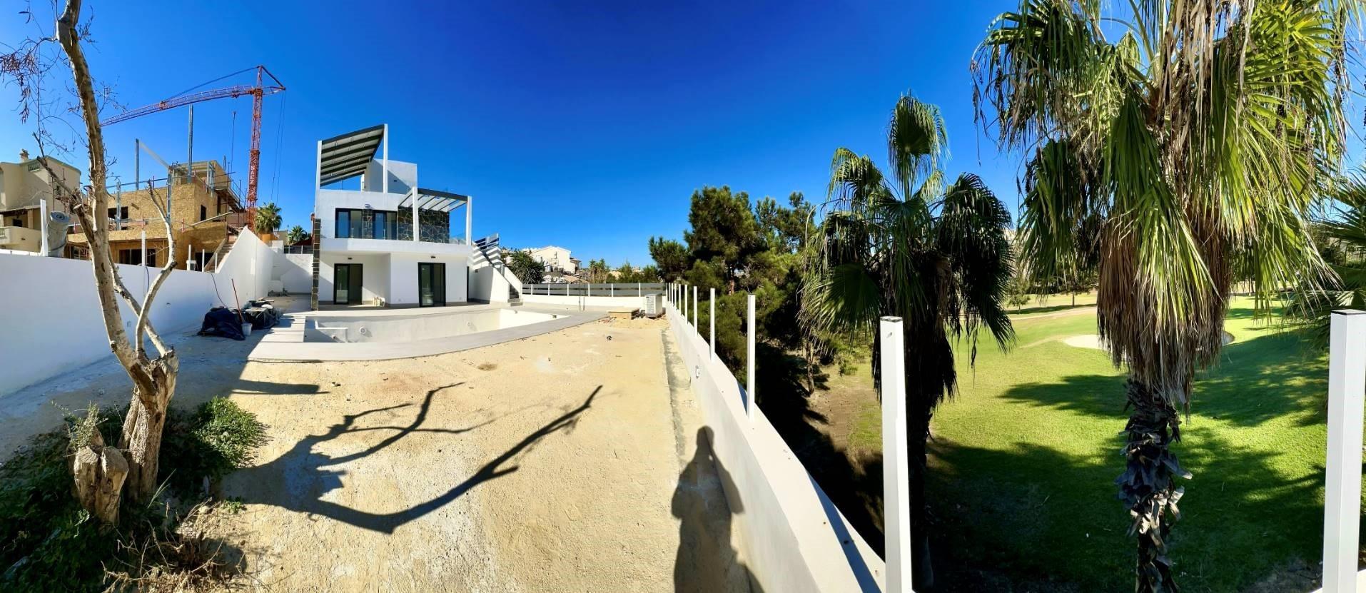 Luxury-villa-on-the-first-line-of-the-Golf-course-2 Exclusive New Build Frontline Golf Villa for Sale in Ciudad Quesada, Alicante