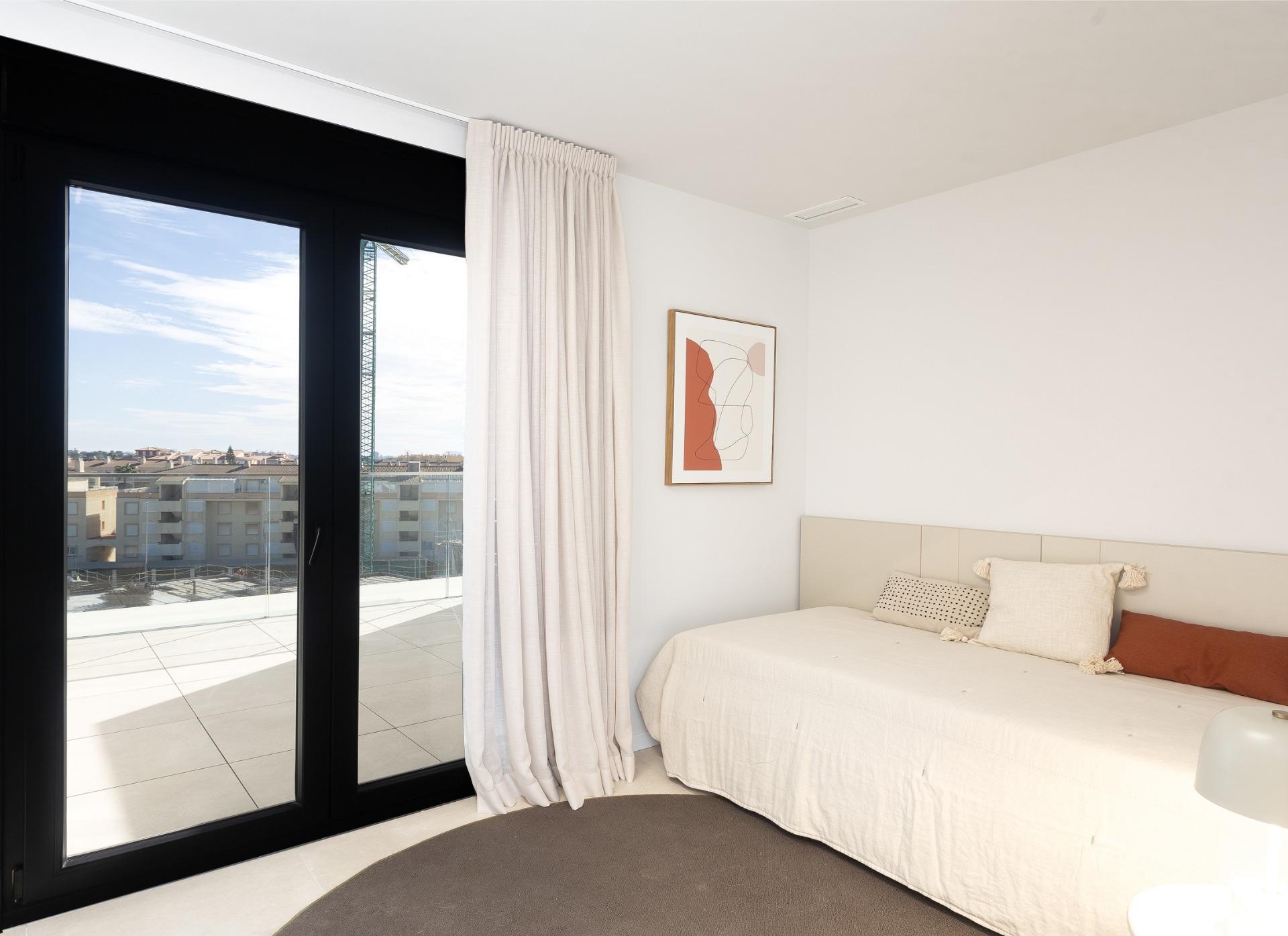 Stunning New Build 2 Bedroom Penthouse with 170 m² Terrace and Sea Views for Sale in Denia