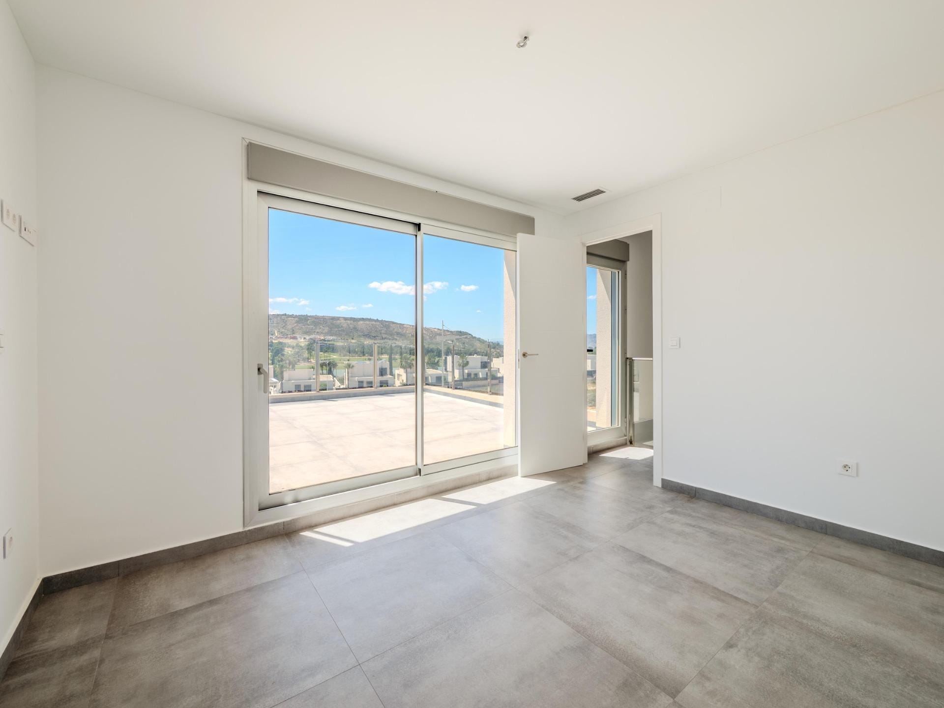 MODERN-DESIGN-VILLA-WITH-GOLF-VIEWS-26 Impressive Key Ready 4 Bedroom Villa with Golf Views and Basement for Sale in Algorfa, La Finca