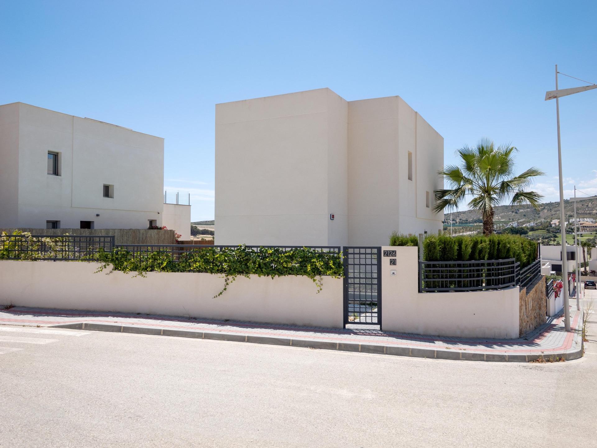 MODERN-DESIGN-VILLA-WITH-GOLF-VIEWS-32 Impressive Key Ready 4 Bedroom Villa with Golf Views and Basement for Sale in Algorfa, La Finca