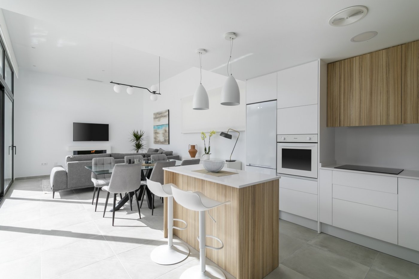 Bright modern open-plan kitchen and living area in spacious 3-bedroom villa with private pool in Calasparra, Murcia.