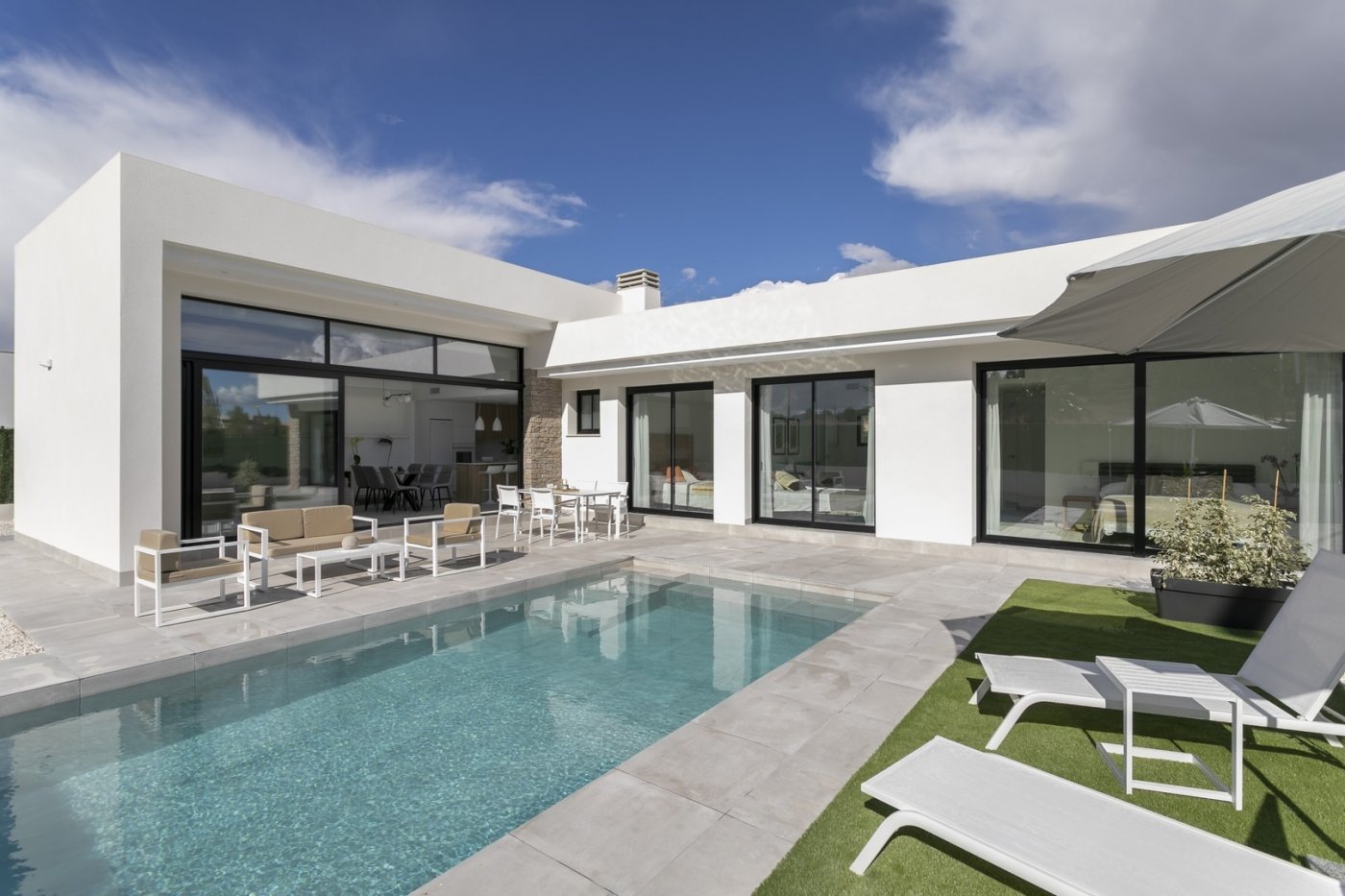 Modern spacious 3 bedroom villa in Calasparra, Murcia with a sleek private pool and sun-drenched outdoor lounge area