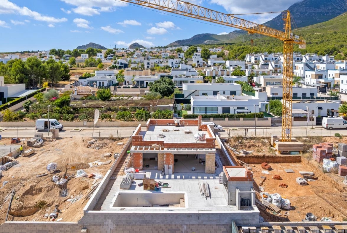 Under-construction spacious luxury 5 bedroom villa with stunning sea and mountain views in Polop de la Marina.