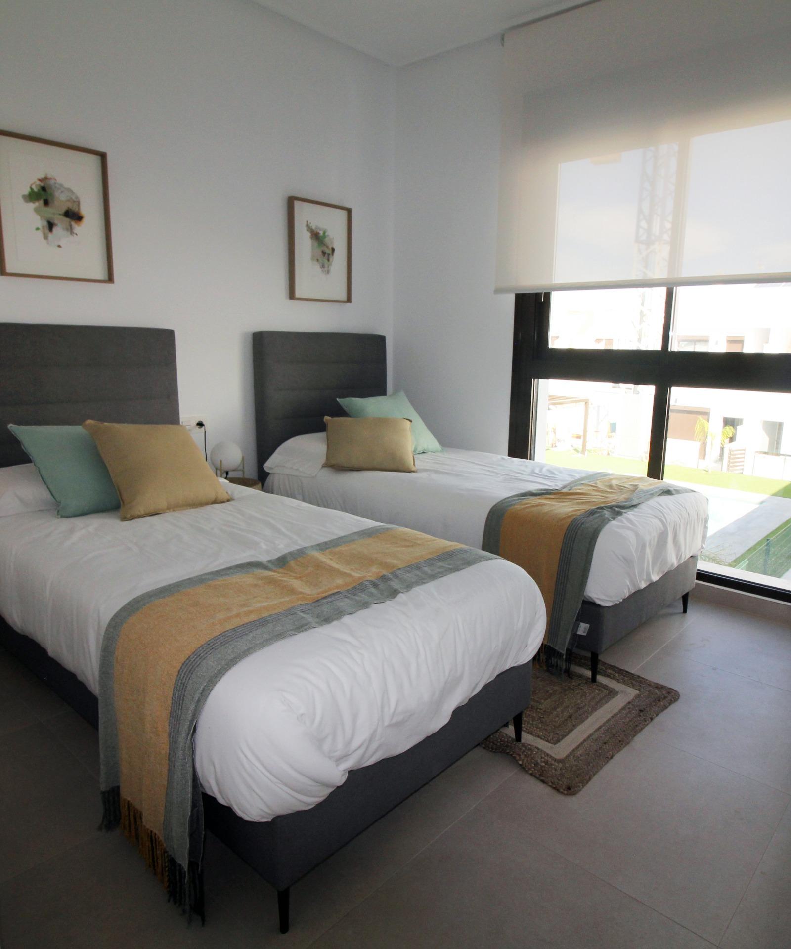 Contemporary New Build 3 Bedroom Townhouse with Communal Pool for Sale in Pilar de la Horadada