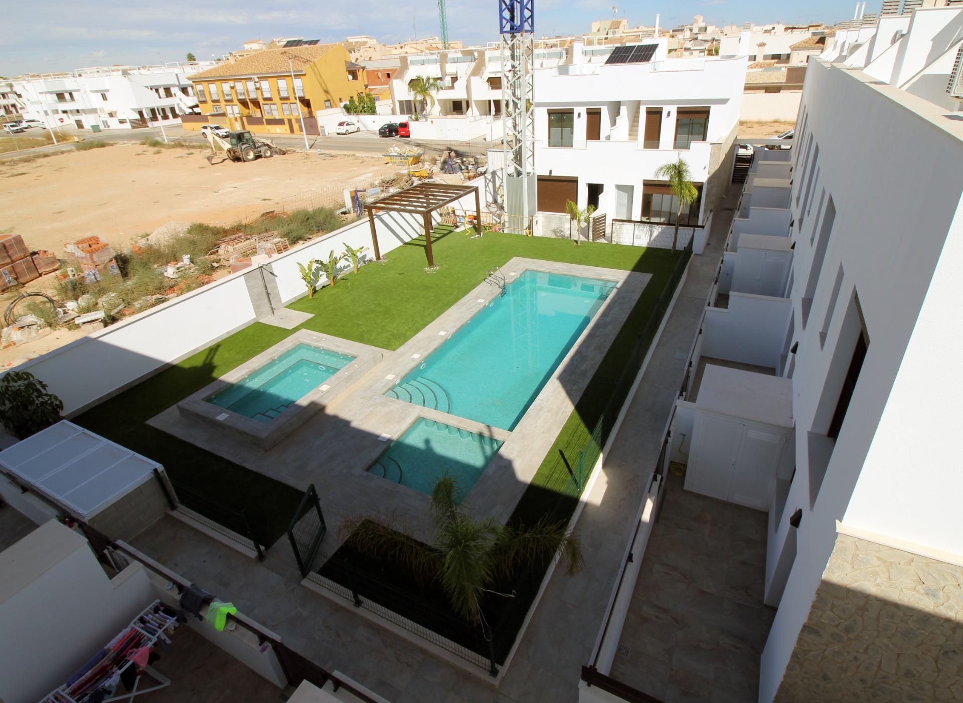 Modern-Townhouses-and-Semi-Detached-Homes-in-Pilar-de-la-Horadada-22 Spacious New Build 4 Bedroom Semi-Detached Home with Communal Pool for Sale in Pilar de la Horadada