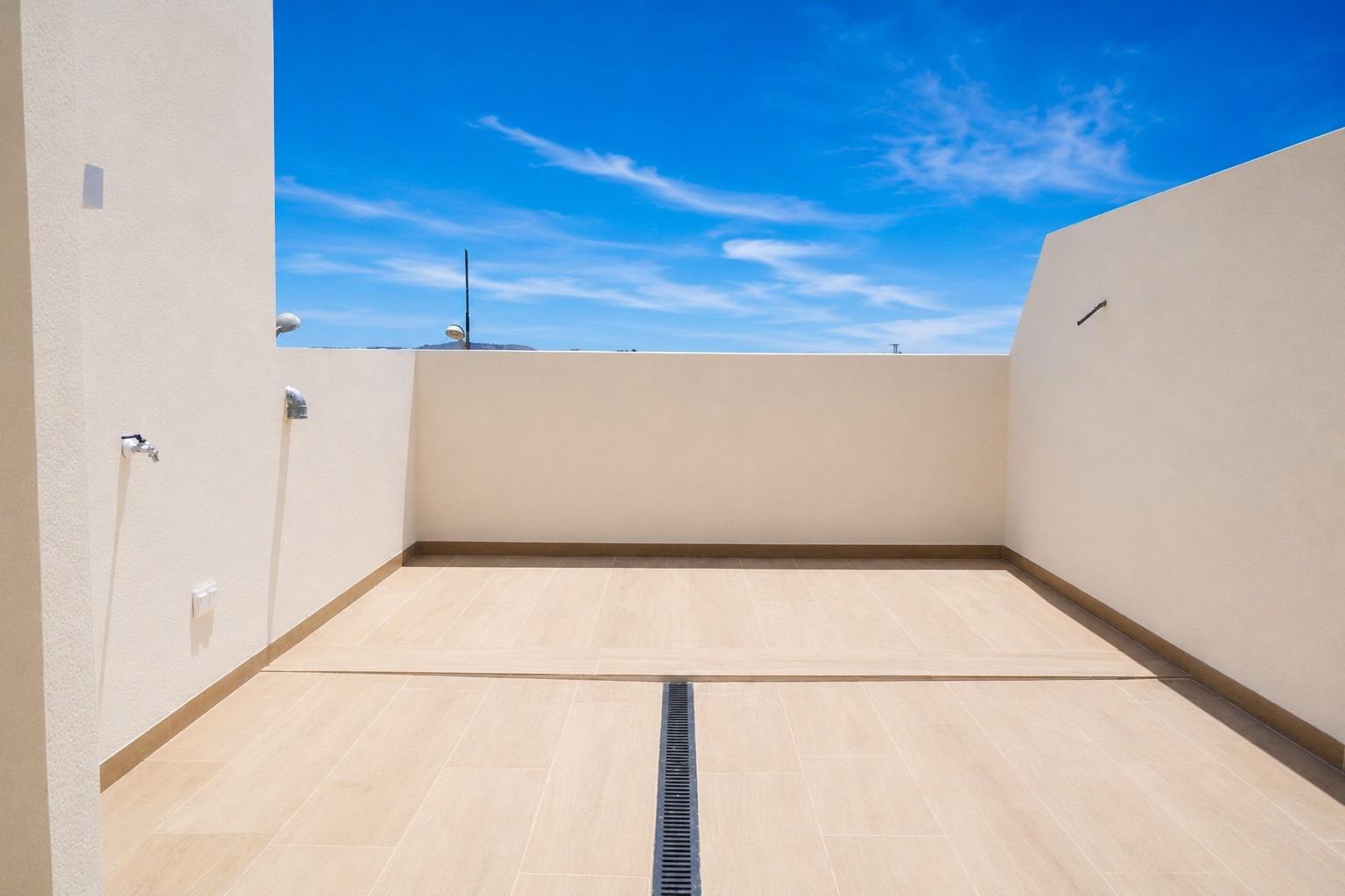 Modern New Build 2 Bedroom Townhouse with Solarium and Communal Pool for Sale in Dolores