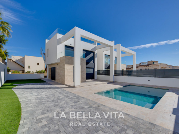 Key Ready 4 Bedroom Villa with Basement and Private Pool for Sale in Torreblanca, Torrevieja