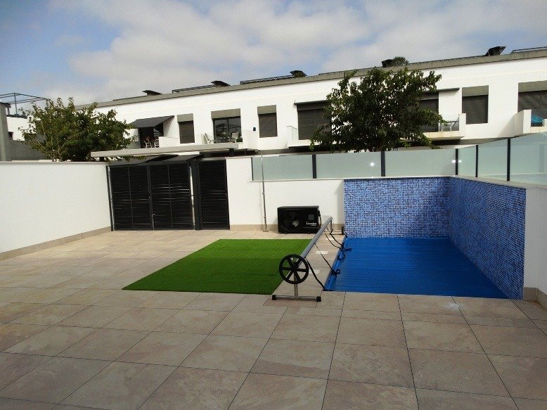 Spacious modern new build 3 bedroom semi-detached villa with private deep blue pool and sleek terrace in Pilar de la Horadada